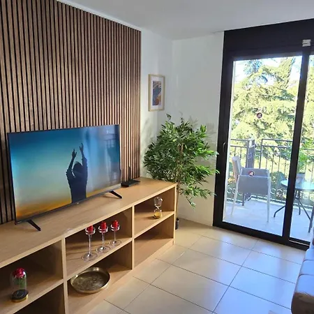 Nexthome Center & Pool Apartament *